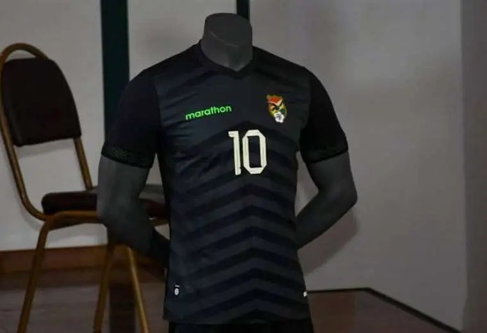Camiseta negra de la selección boliviana