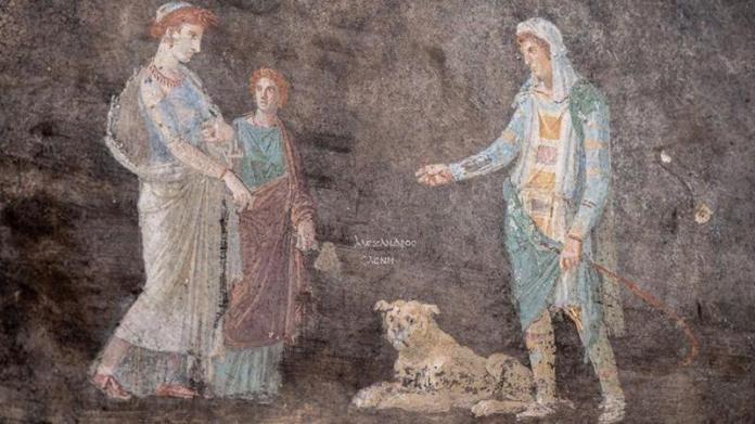 Los frescos representan la mitología griega: Paris secuestra a Helena, y eso desencadena la guerra de Troya.