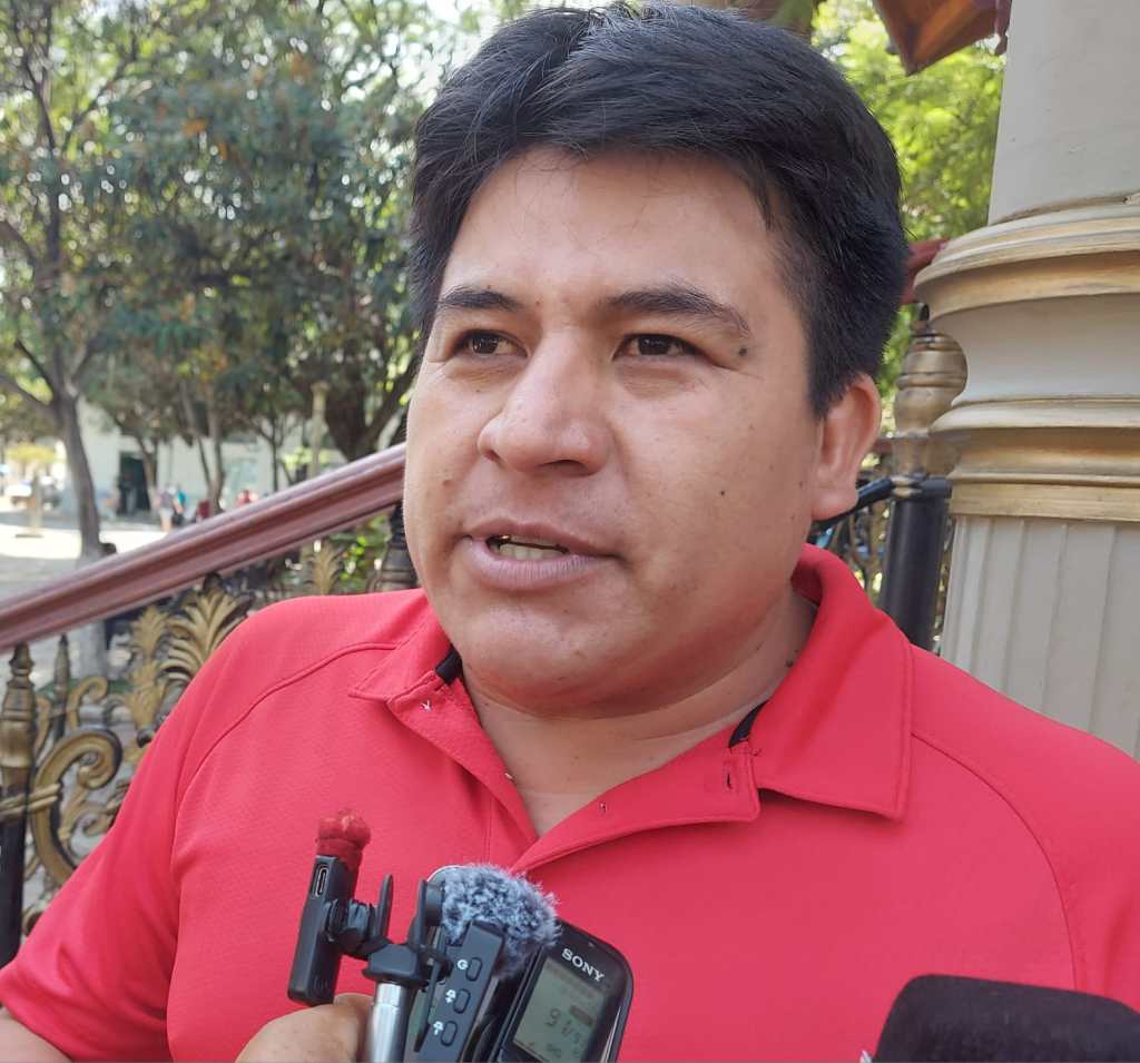 Dirigente evista del MAS, Carlos Acosta.