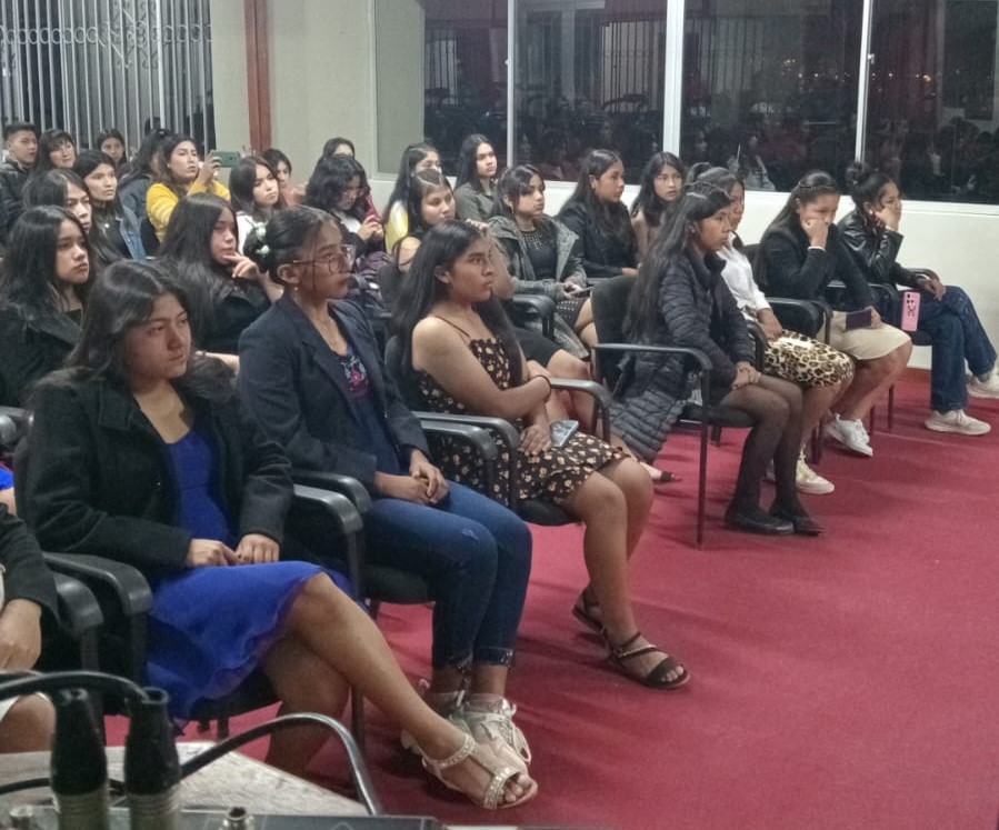  Las jugadoras durante el acto de premiación que se realizó anoche.