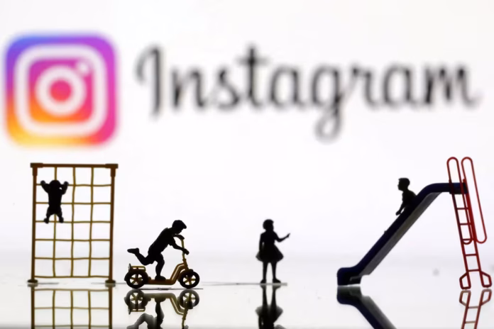 Instagram ahora permite la creación de chatbots para creadores de contenido. REUTERS/Dado Ruvic/Illustration/File Photo