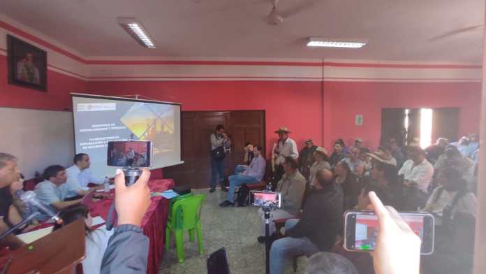 Reunión de petroleras y pobladores de O'Connor en Entre Ríos.