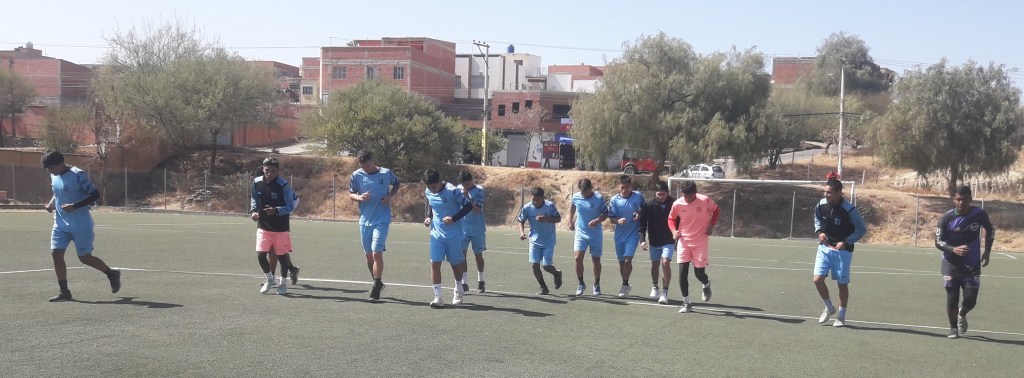 Los jugadores del equipo de Ciclón comenzaron con una mini pretemporada.