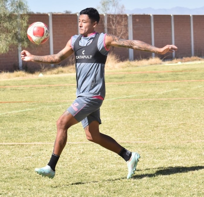 El volante extremo Miguel Agustín Graneros, anotó el gol del empate.