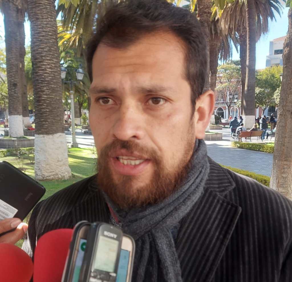Asesor de la gobernación, Carlos Baldivieso Bernal.