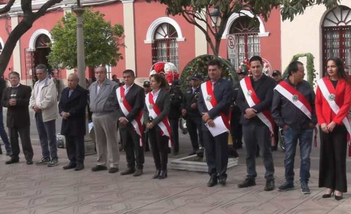 Representantes recordaron el día la democracia municipal.