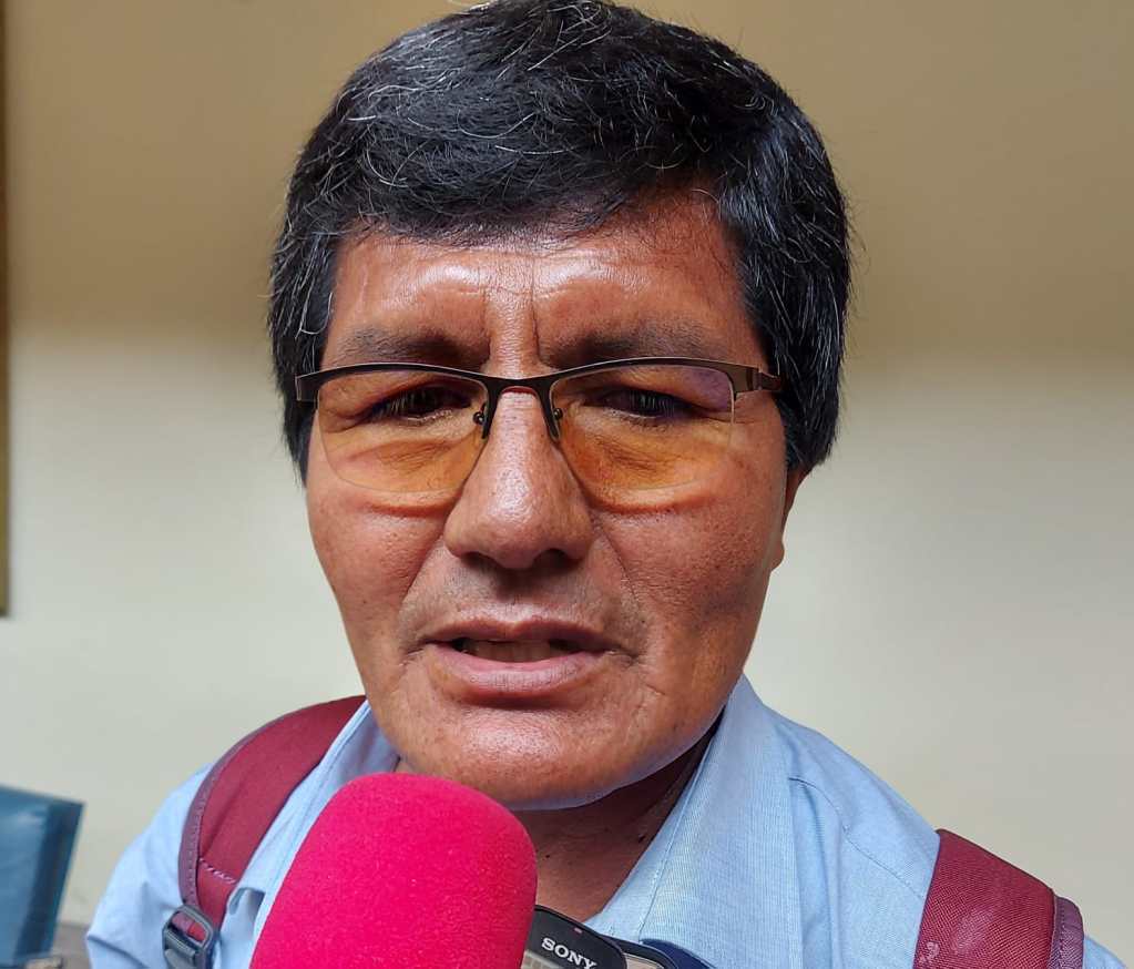 Dirigente del transporte, Gualberto Ruiz Flores.