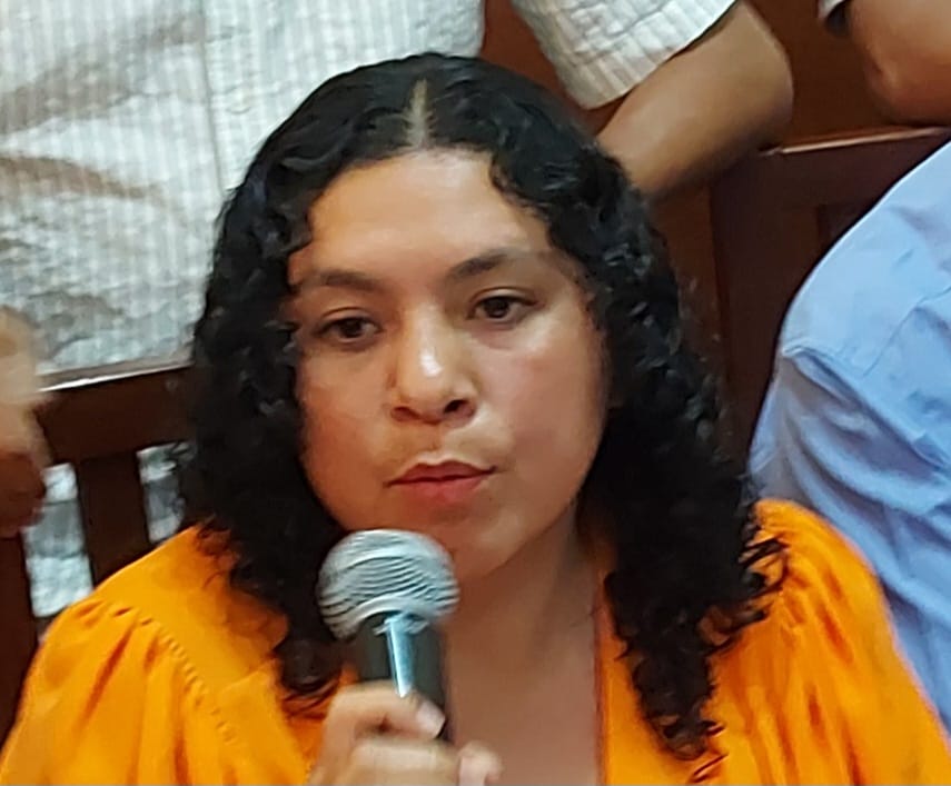 Jefe de bancada de "Unidos", Laura Corrales.