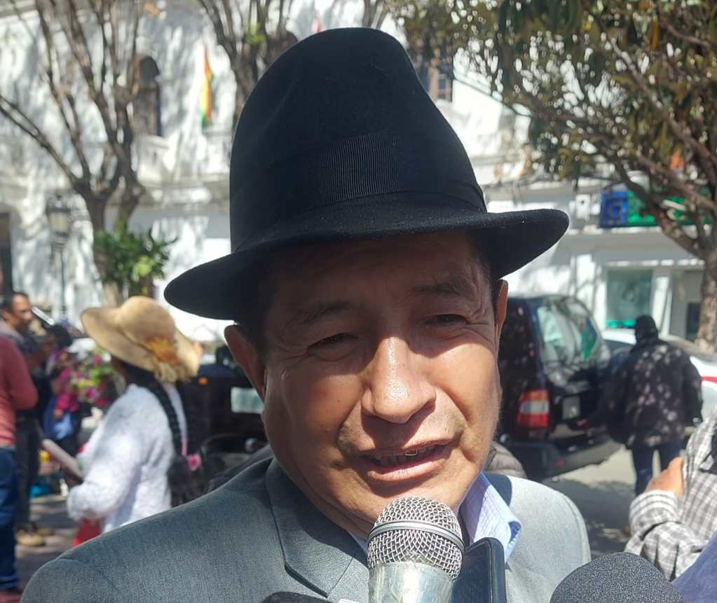 Político de oposición, Rafael  Quispe Flores.