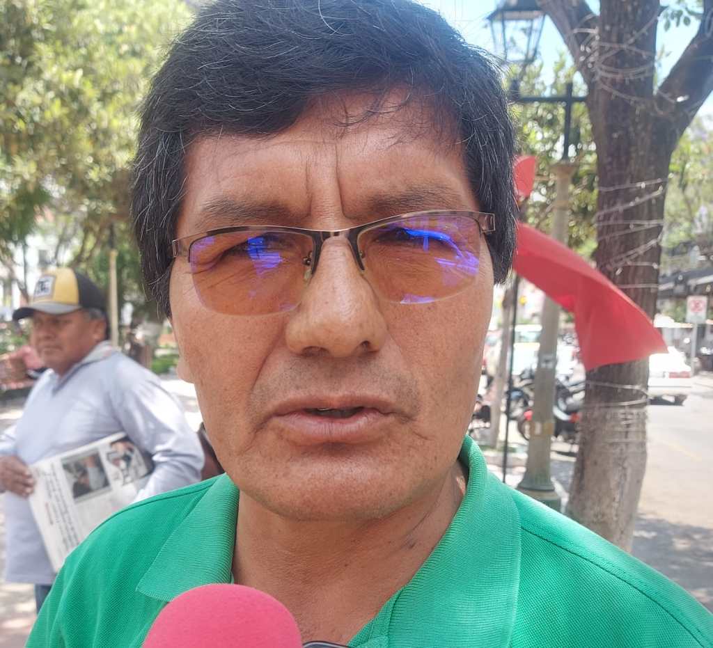 Dirigente del transporte sindicalizado, Gualberto Ruiz Flores.