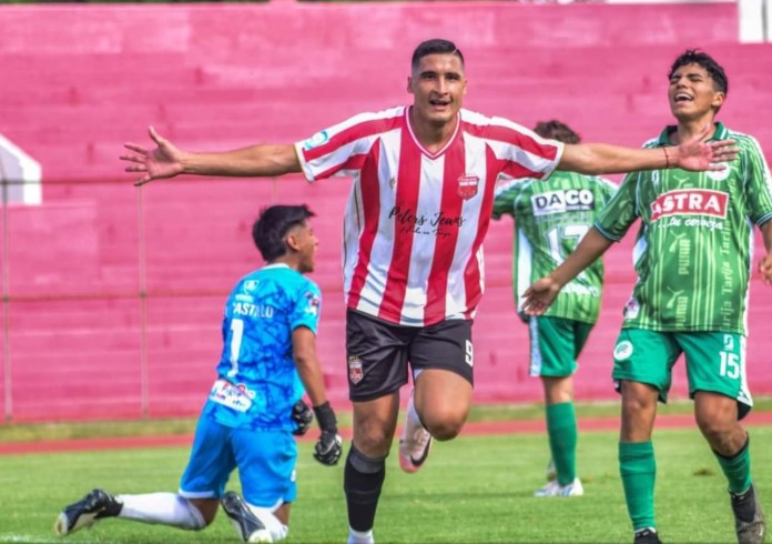 El “Puma” Rodríguez, fue la figura del partido final, marcó cuatro goles.