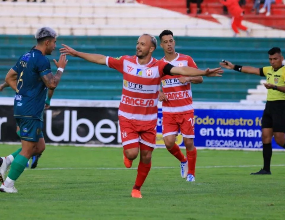 División Profesional del fútbol boliviano Real Tomayapo y Oriente ...