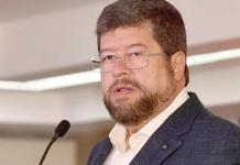 Samuel califica de «ridícula» la cantidad de reservas en dólares